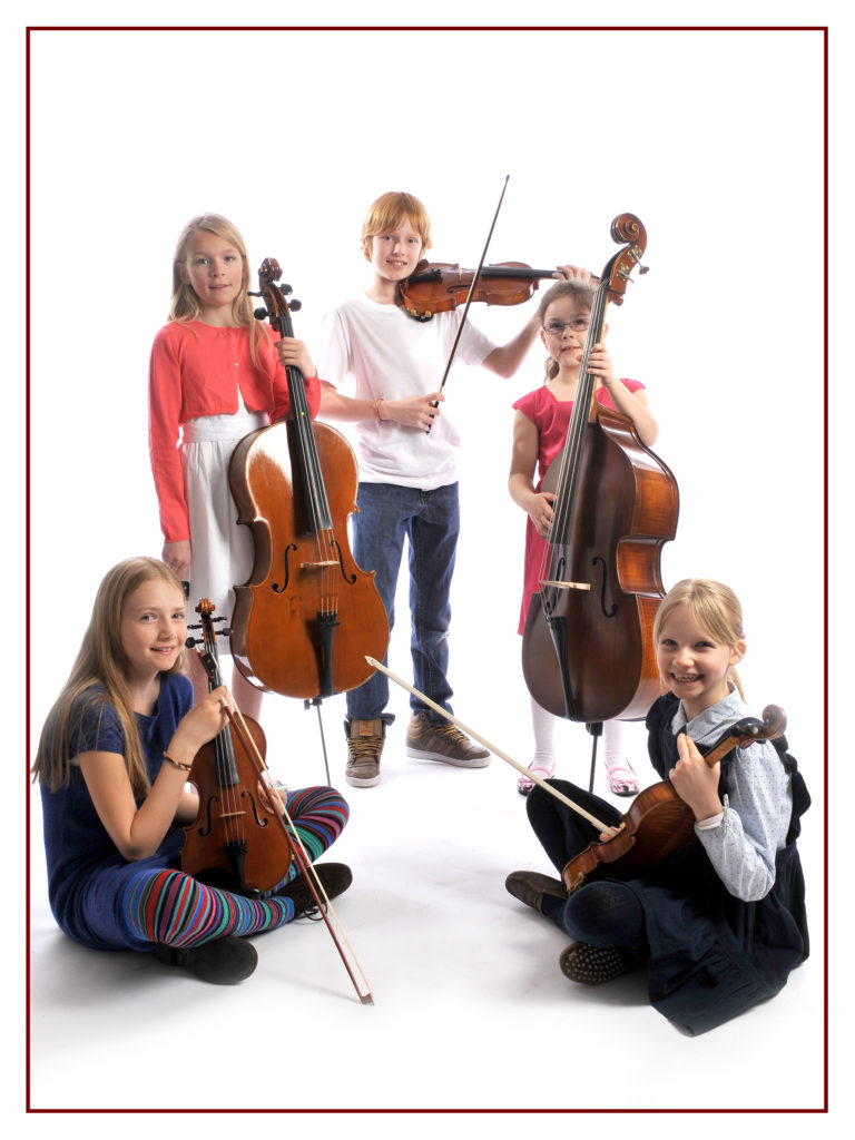 Photo Villereuse
Carr. De Villereuse 4
1207 Genève
T 41 (0)22 786 41 86 Confédération des Écoles Genevoises de Musique, Rythmique Jaques-Dalcroze, Danse, Théâtre