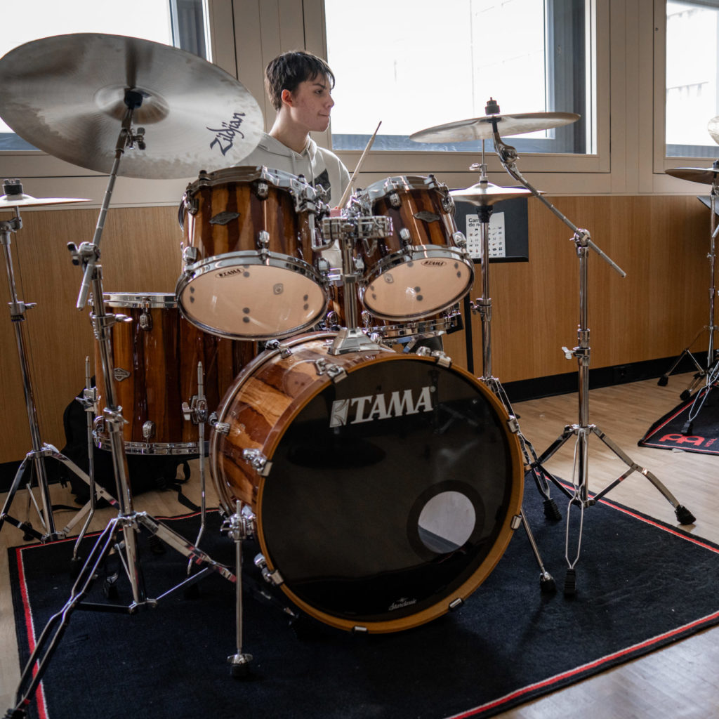 Cours-batterie-ema-geneve Confédération des Écoles Genevoises de Musique, Rythmique Jaques-Dalcroze, Danse, Théâtre