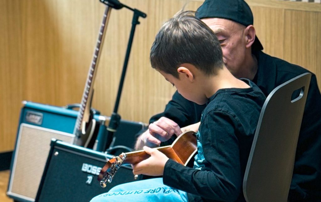 Guitare-ema-geneve Confédération des Écoles Genevoises de Musique, Rythmique Jaques-Dalcroze, Danse, Théâtre