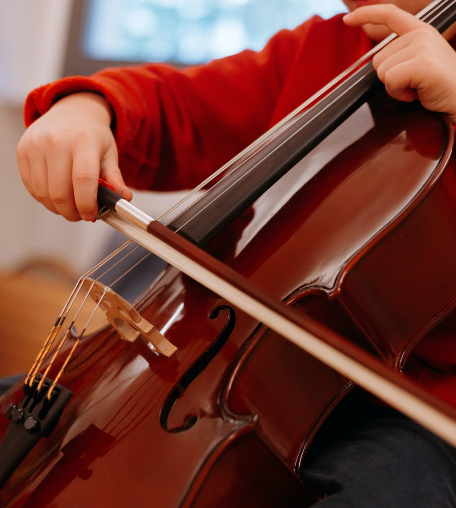 Espace-musical_violoncelle-ok Confédération des Écoles Genevoises de Musique, Rythmique Jaques-Dalcroze, Danse, Théâtre