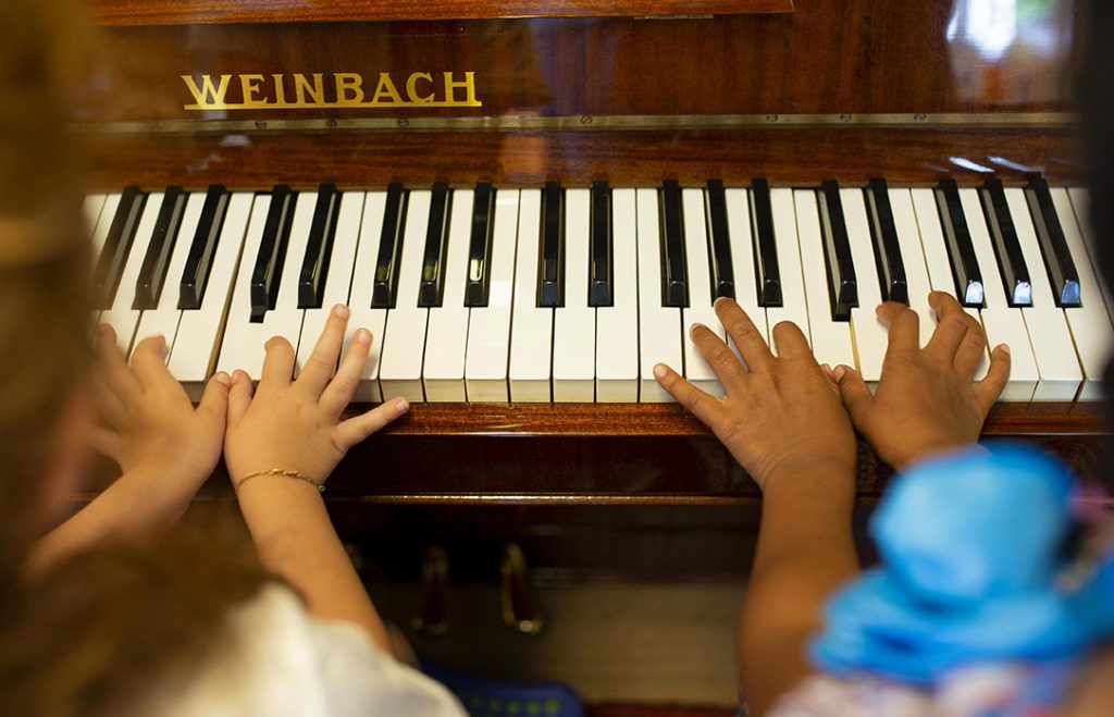 Cours-piano-ok Confédération des Écoles Genevoises de Musique, Rythmique Jaques-Dalcroze, Danse, Théâtre