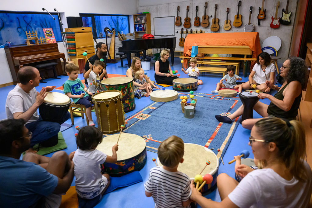 Groupe-eveil-musical-ok Confédération des Écoles Genevoises de Musique, Rythmique Jaques-Dalcroze, Danse, Théâtre